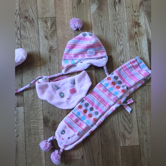 Baby girls one piece snowsuit and accessories - Picture 2 of 7